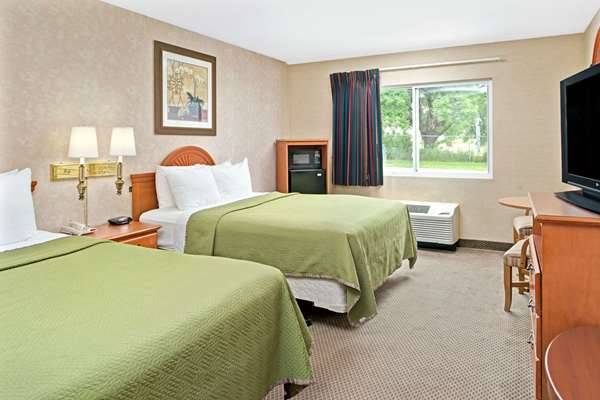 Travelodge by Wyndham Lincoln | 1101 W Bond St, Lincoln, NE 68521, USA | Phone: (402) 475-4971