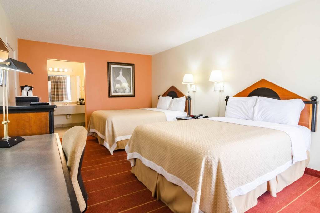 Rodeway Inn & Suites Greensboro Southeast | 3117 Cedar Park Rd, Greensboro, NC 27405 | Phone: (336) 697-4000