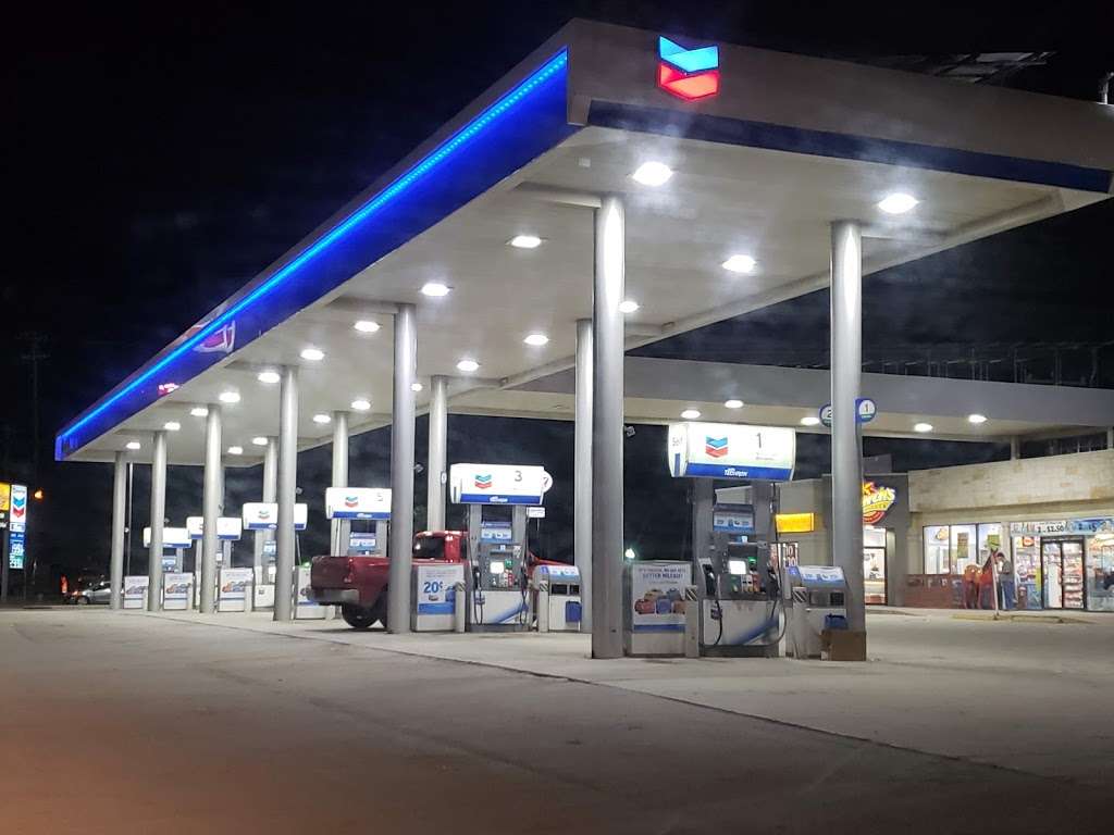 Chevron Truck Stop | 8755 I-10 Frontage Rd, Converse, TX 78109, USA | Phone: (210) 661-7722