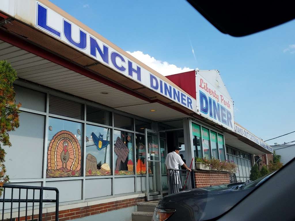 Liberty Park Diner | 4689, 14 Burma Rd, Jersey City, NJ 07305, USA | Phone: (201) 333-4154