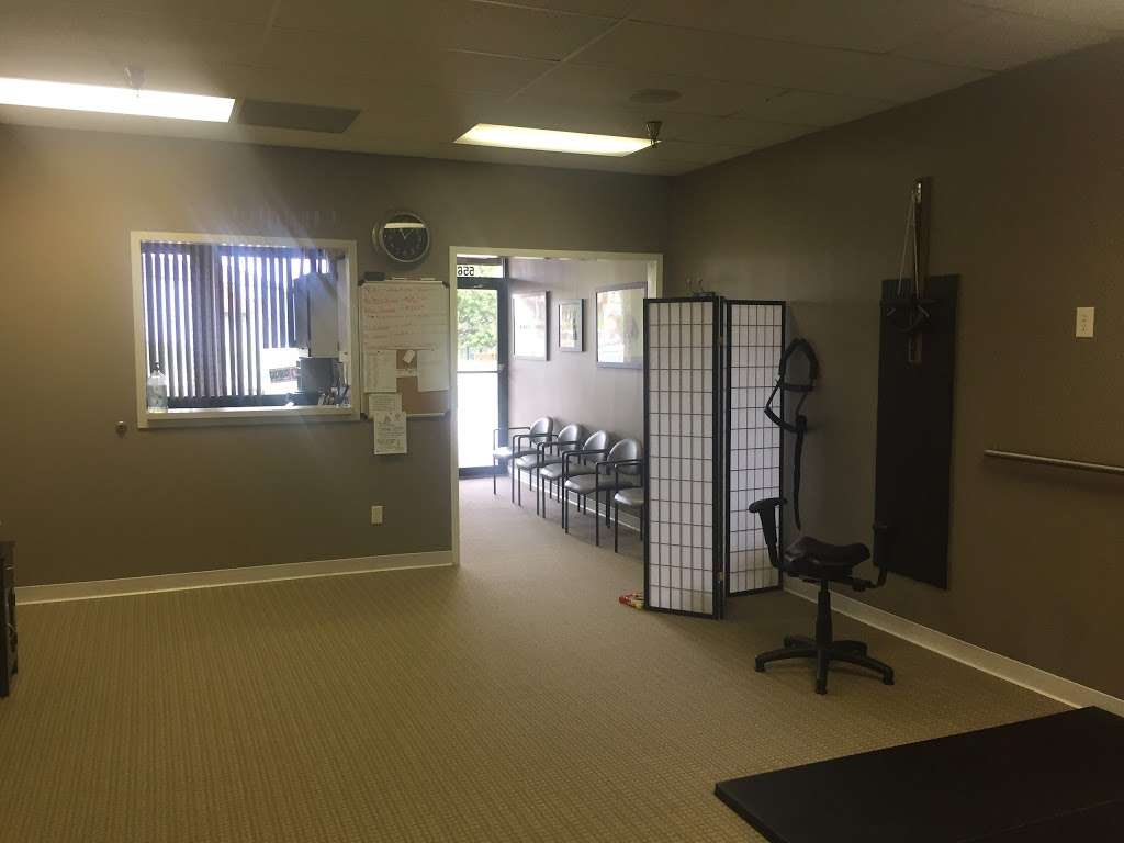 Easley Chiropractic | 5563 NW Barry Rd, Kansas City, MO 64154 | Phone: (816) 841-2600