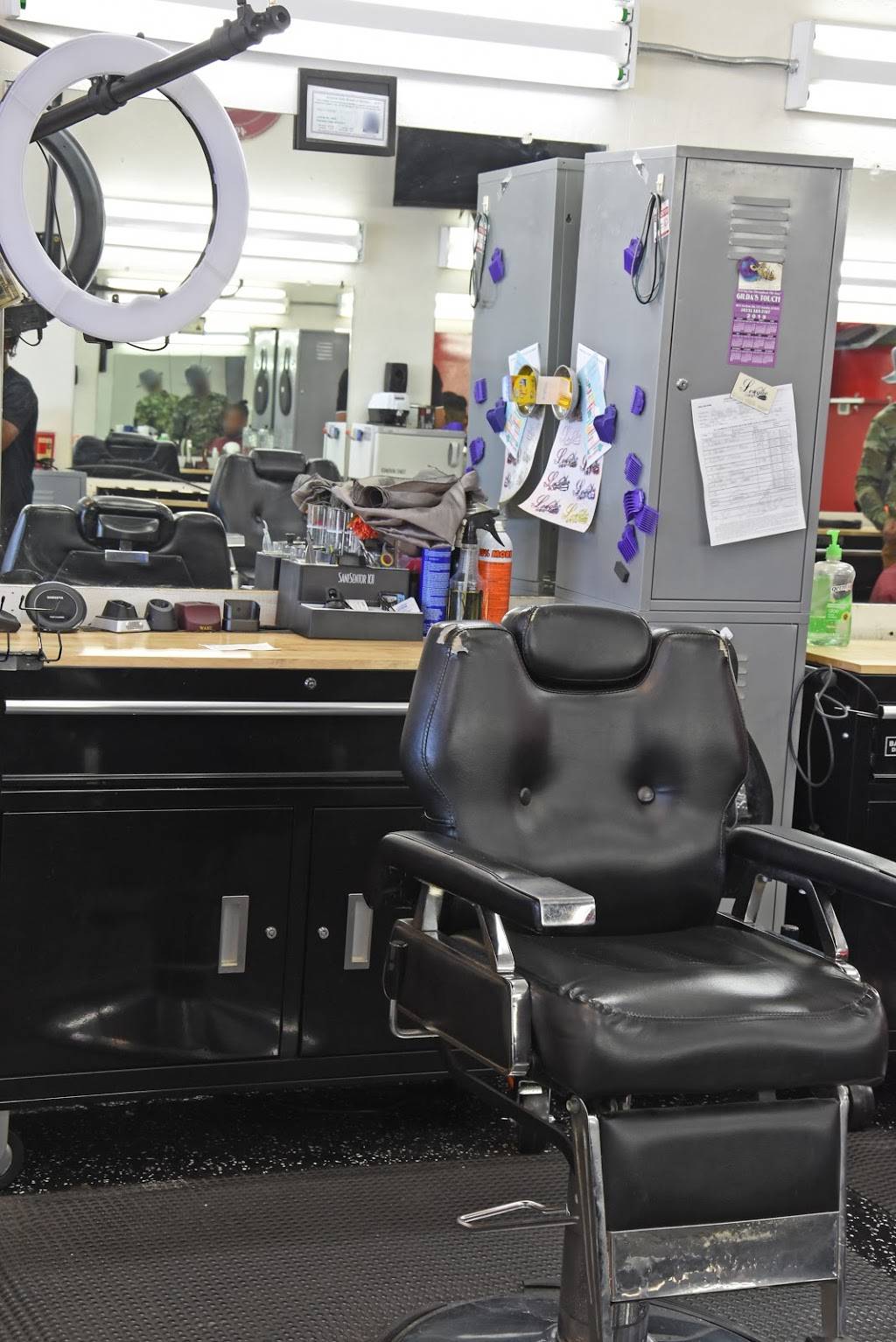 The League barbershop and salon | 965 E Van Buren St, Avondale, AZ 85323, USA | Phone: (623) 925-8777