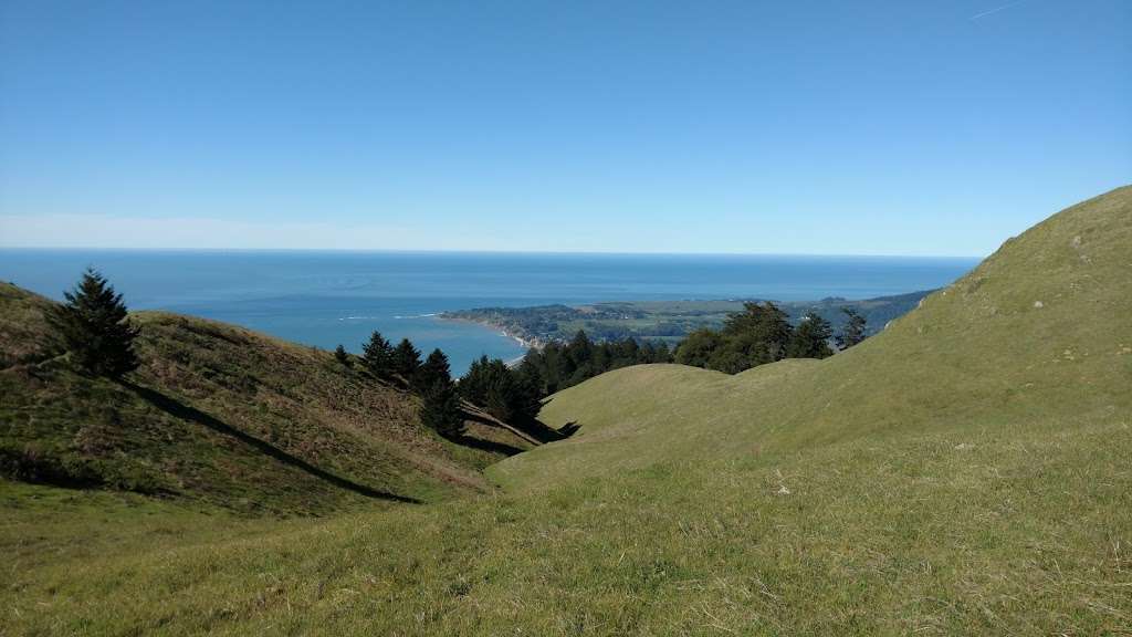 Cataract trail parking spot | Stinson Beach, CA 94970