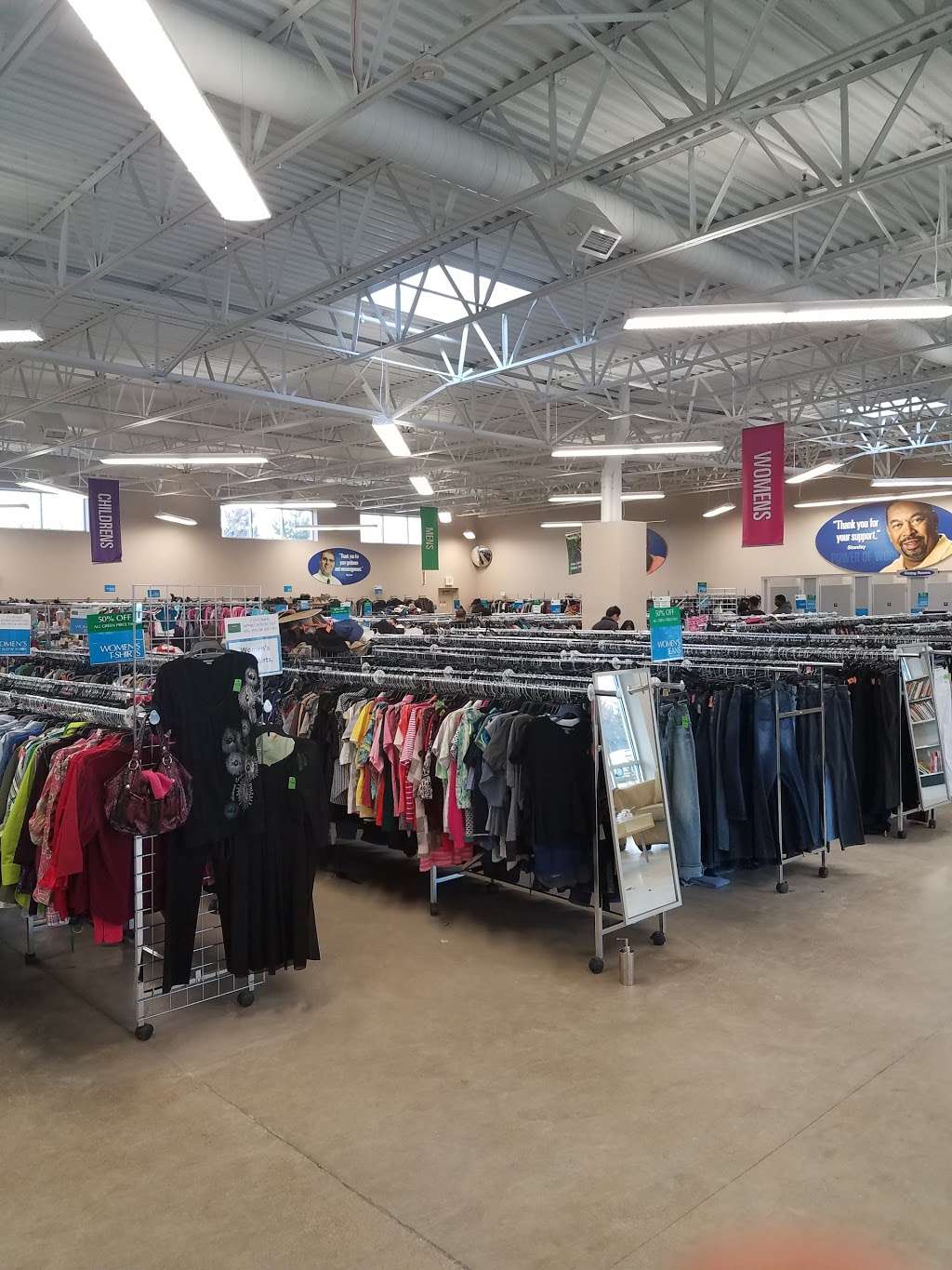 Goodwill Store & Donation Center | 8615 Woodward Ave, Woodridge, IL 60517 | Phone: (630) 910-0387