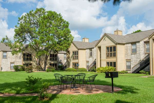 Huntcliff Apartments | 2525 St Christopher Ave, League City, TX 77573, USA | Phone: (281) 332-5916