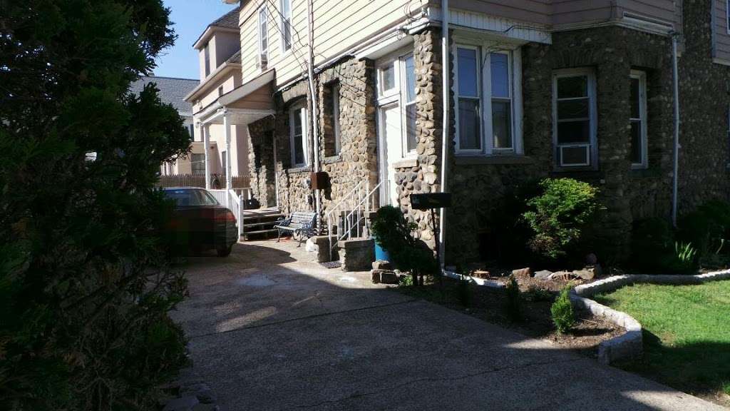 Harbor House Bed & Breakfast | 1 Hylan Blvd, Staten Island, NY 10305, USA | Phone: (718) 876-0056