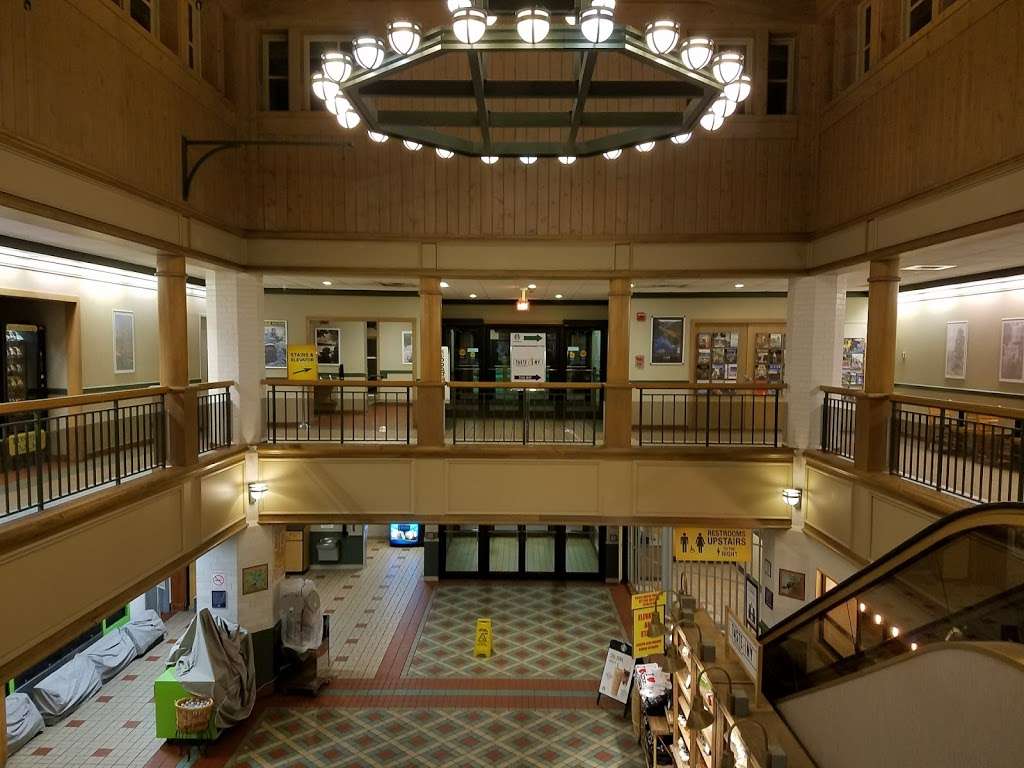 Sloatsburg Travel Plaza New York State Thruway, Mile Maker 33 North