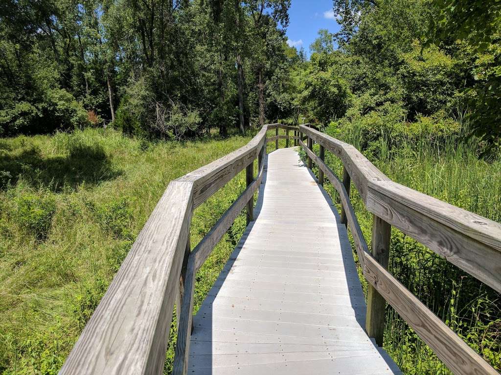 Parkville Nature Sanctuary | 100-198 E 12 St, Parkville, MO 64152, USA | Phone: (816) 741-7676