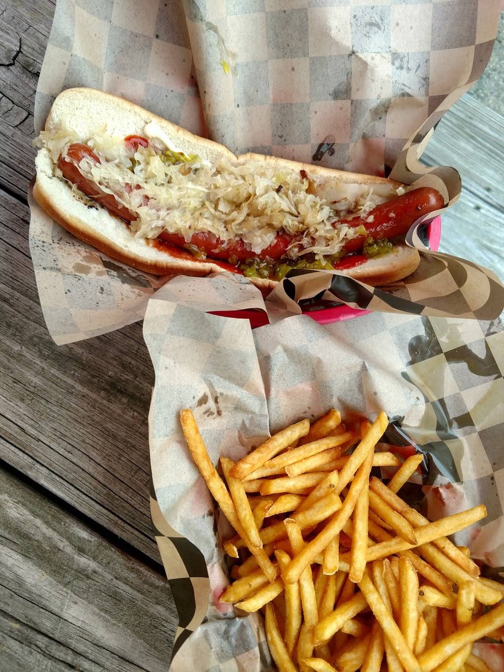 Pops Dogs & Mas Burgers | 7301 Brook Rd, Richmond, VA 23227 | Phone: (804) 266-5781