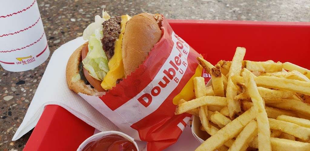 In-N-Out Burger | 20150 Hawthorne Blvd, Torrance, CA 90503 | Phone: (800) 786-1000