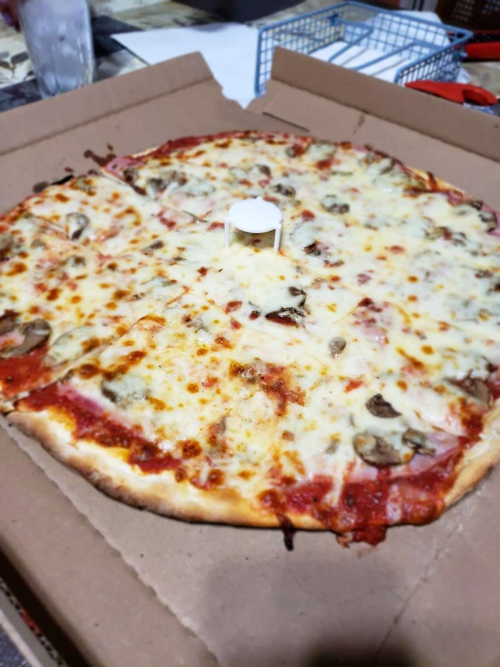 Tonys Pizza | 3302 Sheridan Rd, Zion, IL 60099, USA | Phone: (847) 731-7777