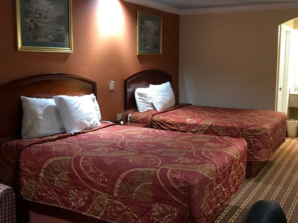 Luxury Inn & Suites | 9691, 3564 US-90, Liberty, TX 77575, USA | Phone: (936) 336-8300