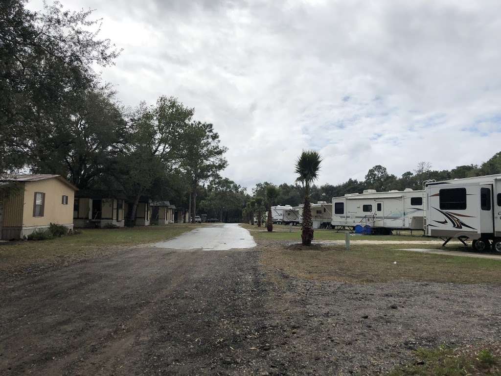 Robins Nest RV Park | 13400 NE 1st Street Rd, Silver Springs, FL 34488, USA | Phone: (352) 299-0645