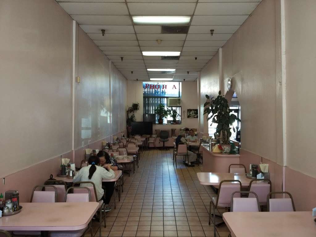 Pho Hoa Vietnamese Restaurant | 818 N Spring St, Los Angeles, CA 90012, USA | Phone: (213) 485-0074