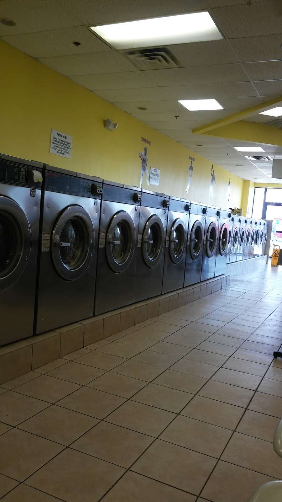 Allstar Laundromat | 835 Roosevelt Ave # 8, Carteret, NJ 07008, USA | Phone: (732) 541-9274