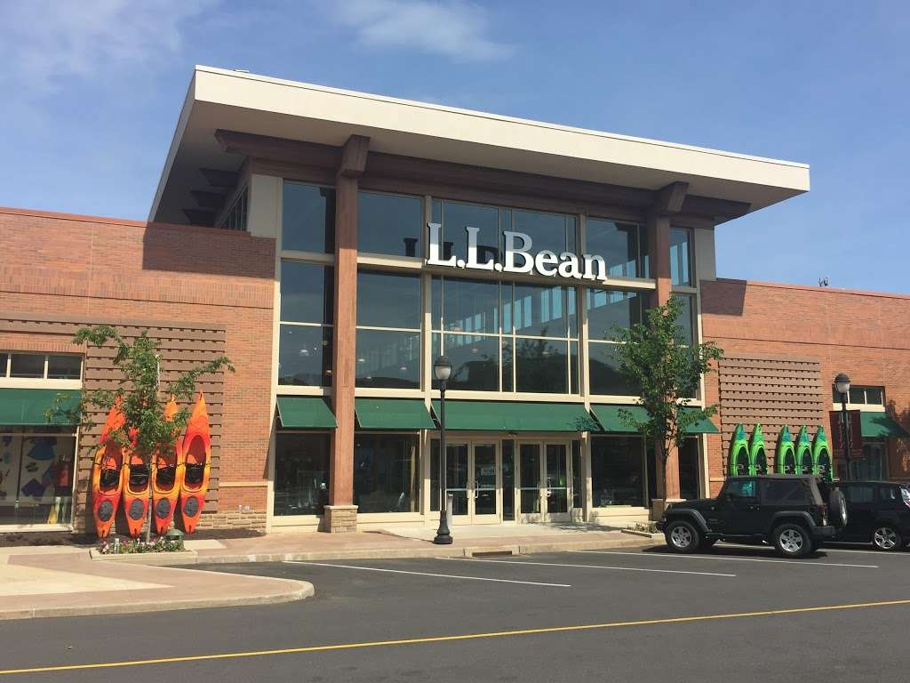 L.L. Bean | 3301 Center Valley Pkwy, Center Valley, PA 18034 | Phone: (610) 798-4400