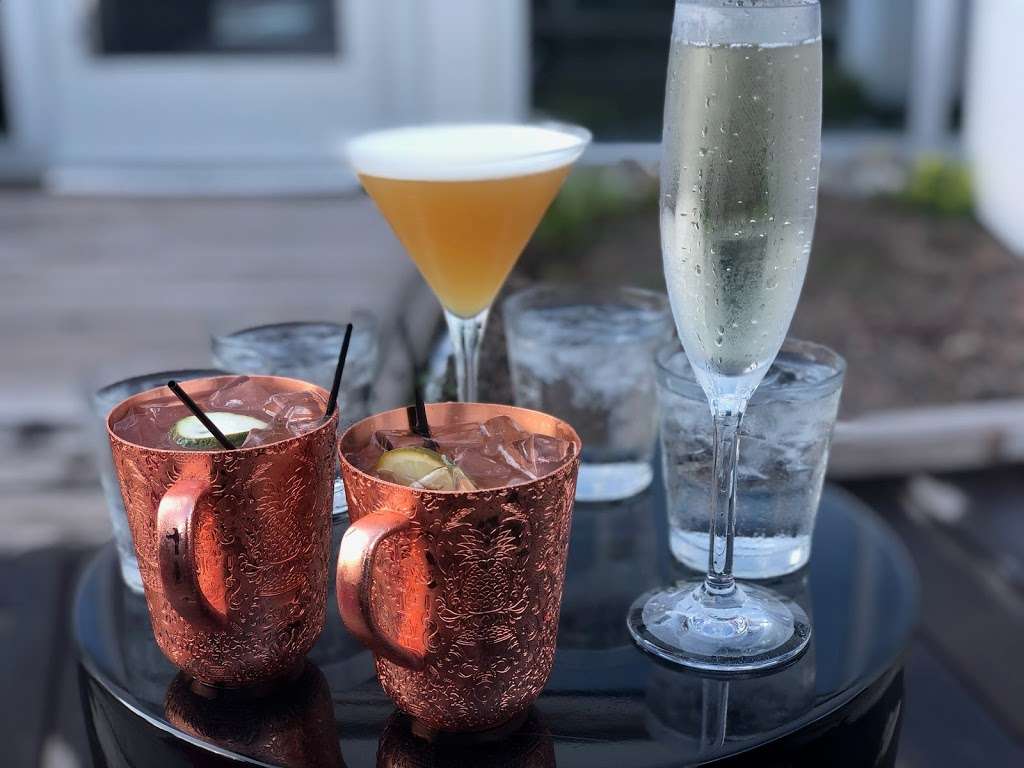 Whiskey Charlie | 975 7th St SW, Washington, DC 20024, USA | Phone: (202) 488-2500 Whiskey Charlie | 975 7th St SW, Washington, DC 20024, USA | Phone: (202) 488-2500