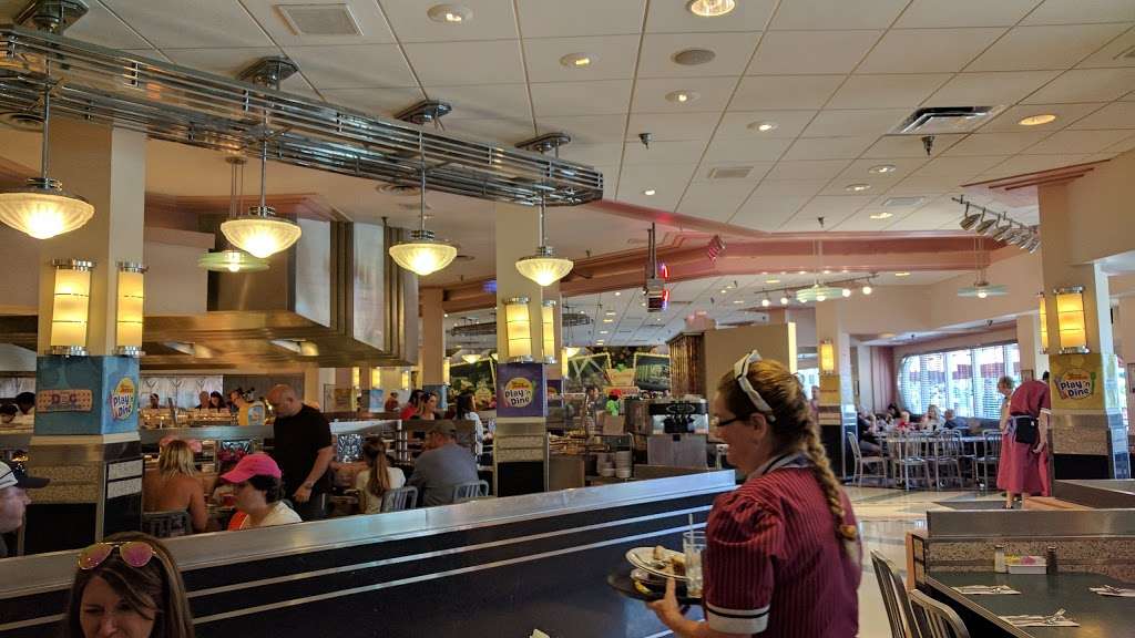 Hollywood & Vine | 351 S Studio Dr, Orlando, FL 32830, USA | Phone: (407) 939-3463 Hollywood & Vine | 351 S Studio Dr, Orlando, FL 32830, USA | Phone: (407) 939-3463