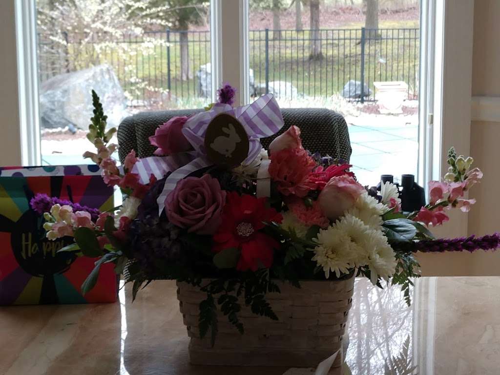 Roots of Love Florist | 124 Main St, Spotswood, NJ 08884 | Phone: (732) 251-7730