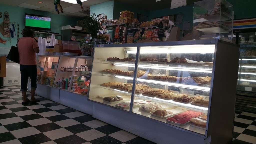 Panaderia Salvadoreña | 10351 Club Creek Dr, Houston, TX 77036, USA | Phone: (713) 988-8486