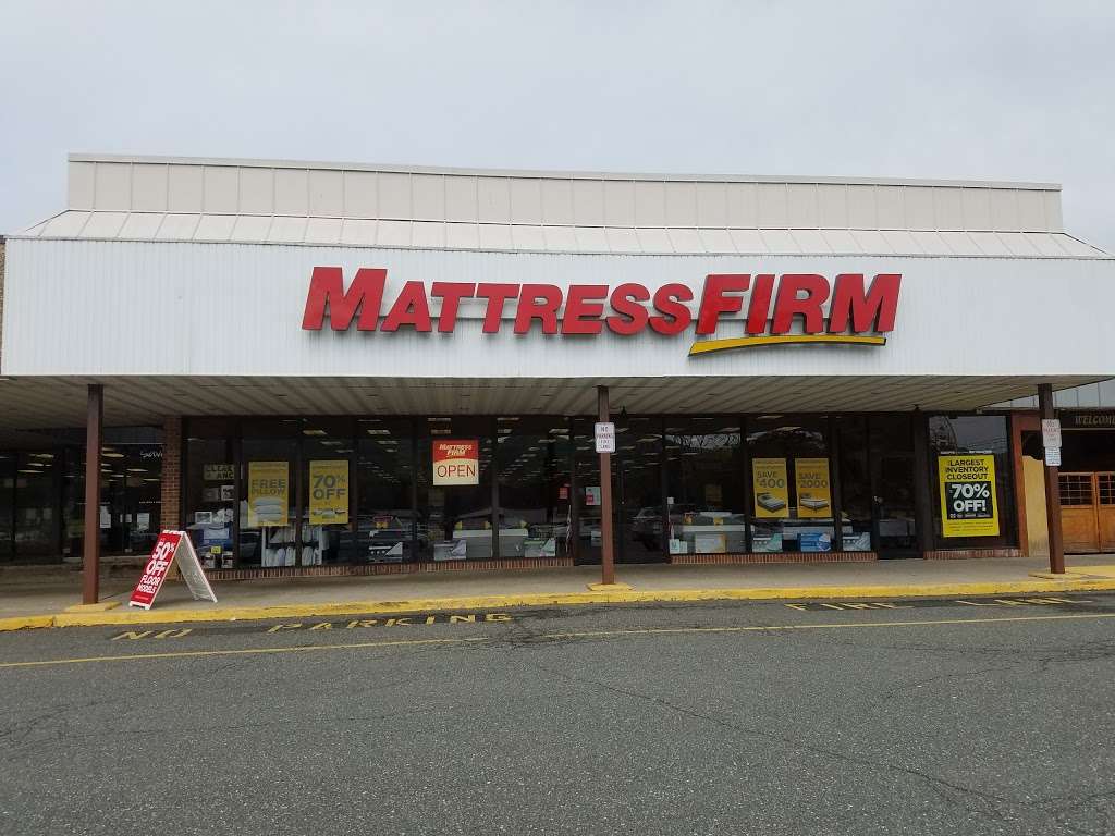 Mattress Firm Clearance | 3300 Lehigh St, Allentown, PA 18103, USA | Phone: (610) 797-3043