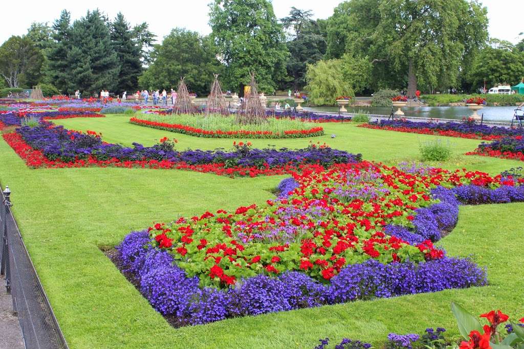 Royal Botanic Gardens, Kew | Richmond TW9 3AB, UK | Phone: 020 8332 5655