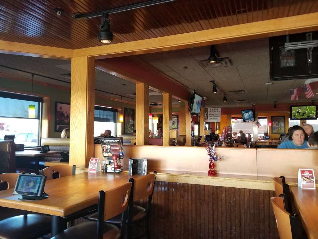 Applebees Grill + Bar | 755 Foxcroft Ave, Martinsburg, WV 25401, USA | Phone: (304) 263-4970