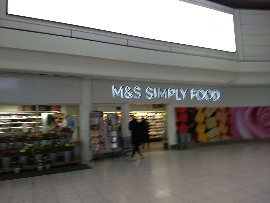 Marks & Spencer Gatwick BP | Ring Rd N, Gatwick BP, (A23), Horley, Gatwick RH6 0NN, UK