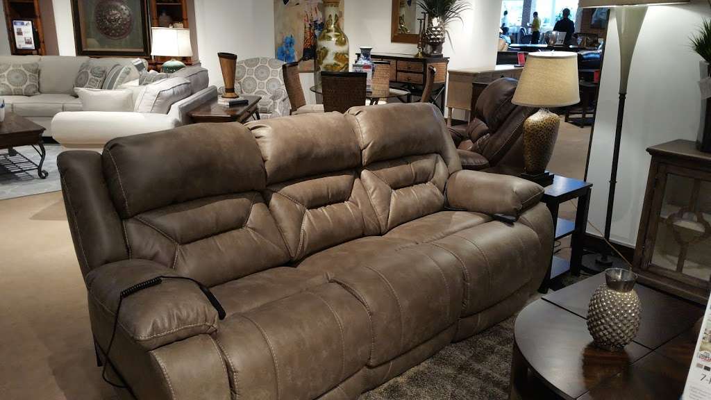 Rooms To Go Furniture Store | 464 FL-436 Suite A, Altamonte Springs, FL 32714 | Phone: (407) 788-2031