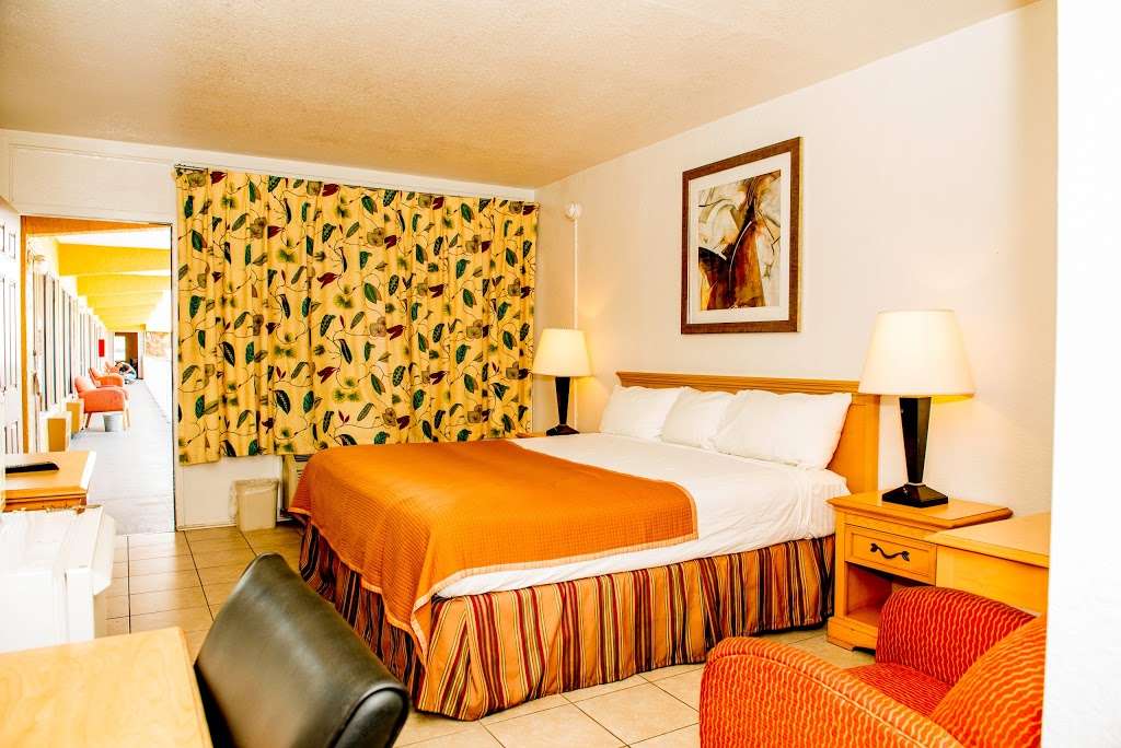 Lakeview motel | 1539 E Memorial Blvd, Lakeland, FL 33801, USA | Phone: (863) 937-9161