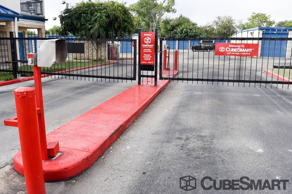 CubeSmart Self Storage | 1905 E William Cannon Dr, Austin, TX 78744 | Phone: (512) 443-8800