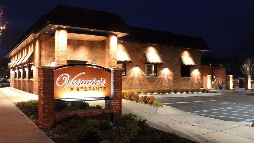 Vesuvios Ristorante | 300 Dupont Ave, Newburgh, NY 12550, USA | Phone: (845) 565-3199