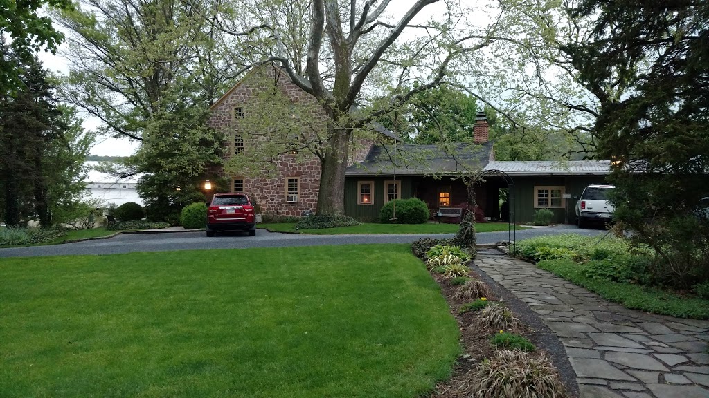 Brownstone Colonial Inn | 590 Galen Hall Rd, Reinholds, PA 17569, USA | Phone: (717) 484-4460