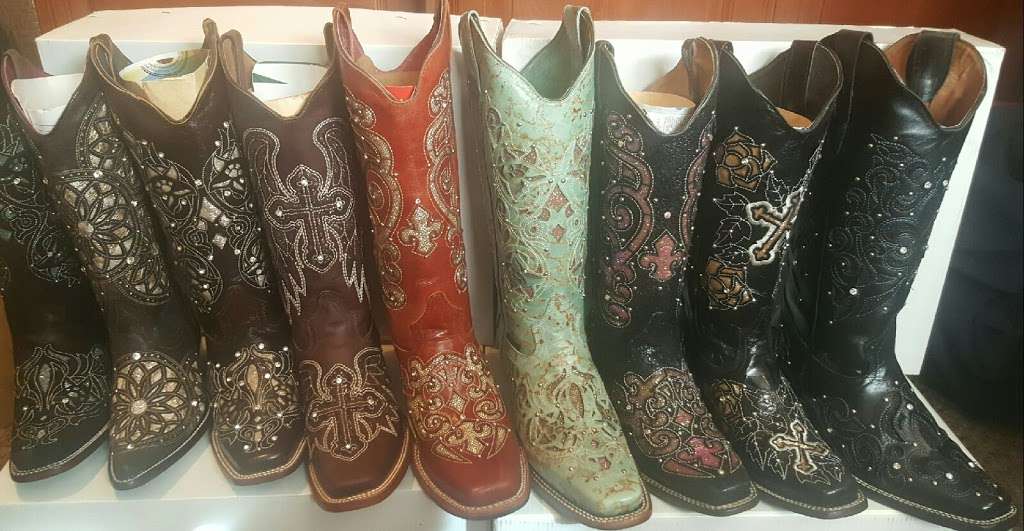 La Herradura Western Wear | Inside White Elephant Flea Market, 15660 East Fwy, Channelview, TX 77530, USA | Phone: (713) 505-2416