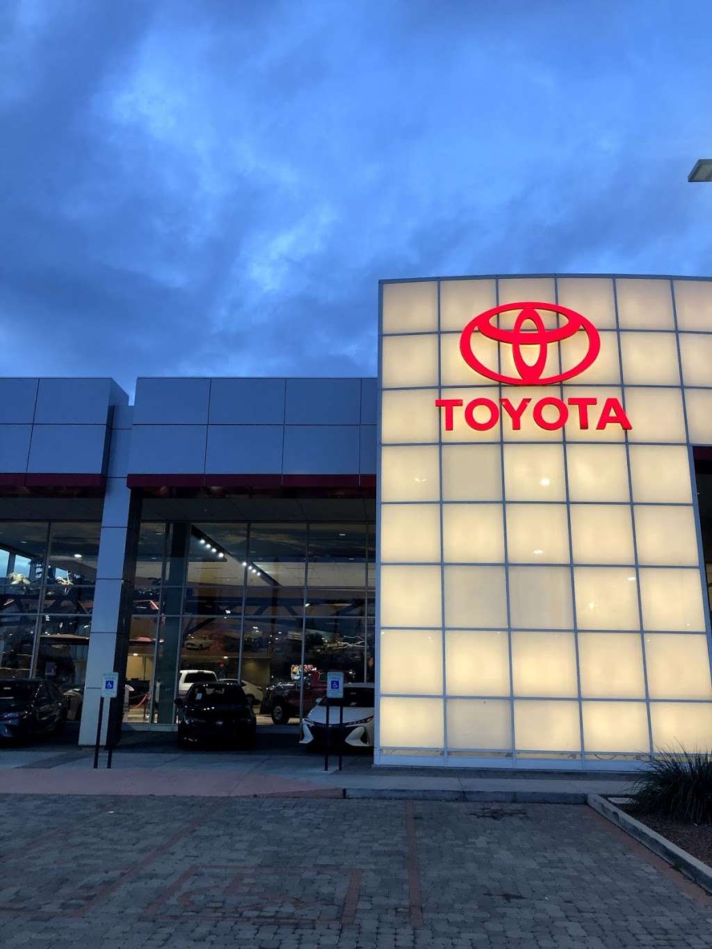 Avondale Toyota Service | 10005 W, Papago Fwy, Avondale, AZ 85323, USA | Phone: (855) 530-3079