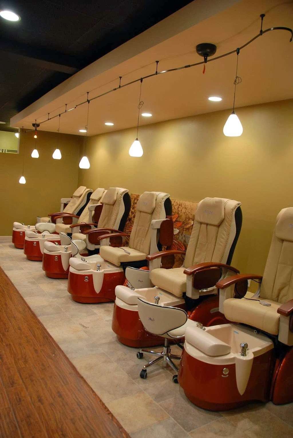 Lua Nail Bar | 613 Pottstown Pike, Exton, PA 19341, USA | Phone: (484) 879-6236