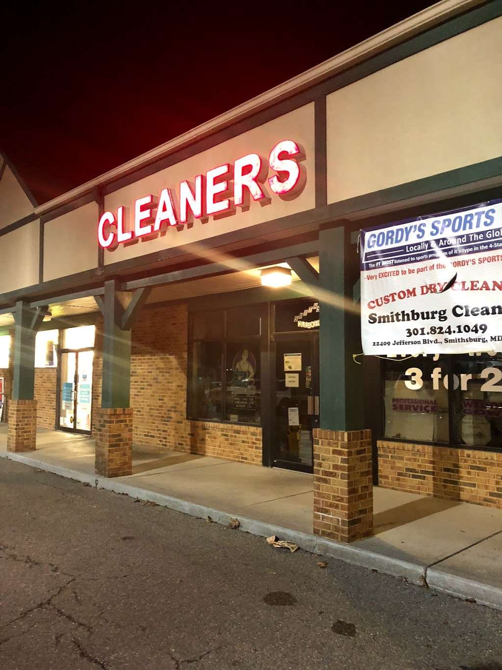 Smithsburg Cleaners | 22409 Jefferson Blvd, Smithsburg, MD 21783, USA | Phone: (301) 824-1049