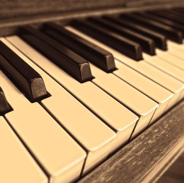 Caroline Stinton Piano & Bassoon Tuition | 4 St. Georges Court, Tunbridge Wells TN4 9GX, UK | Phone: 01892 524315