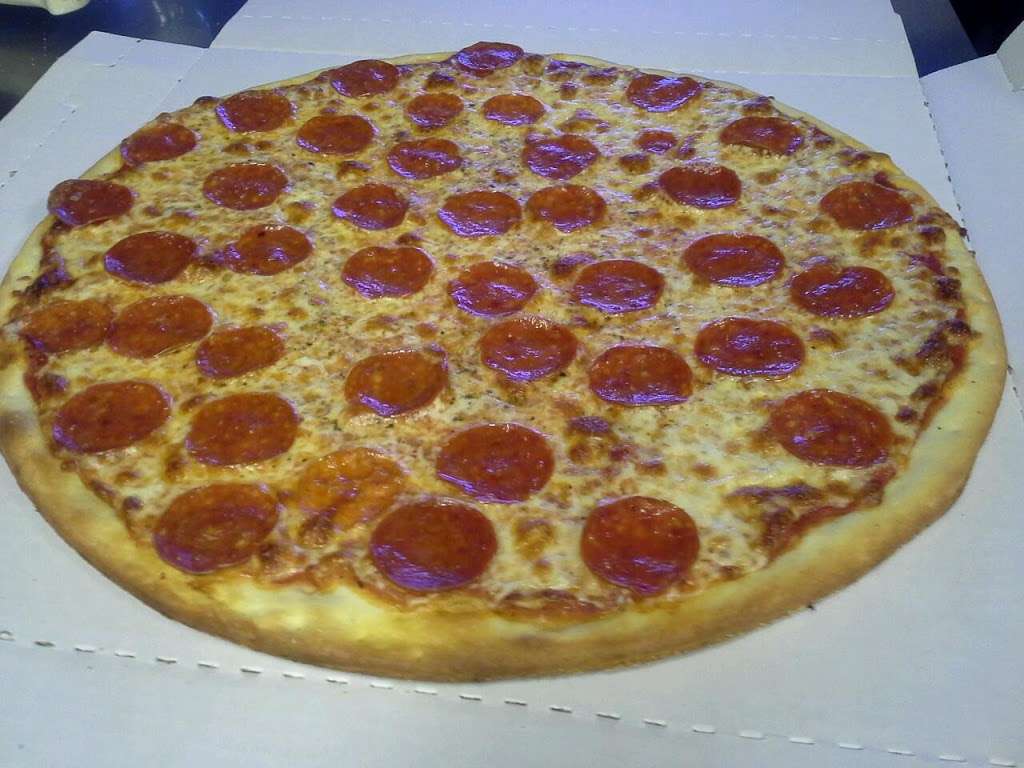 Jen Gs Pizza and Pub | 38170 N Sheridan Rd, Beach Park, IL 60087, USA | Phone: (847) 672-9000