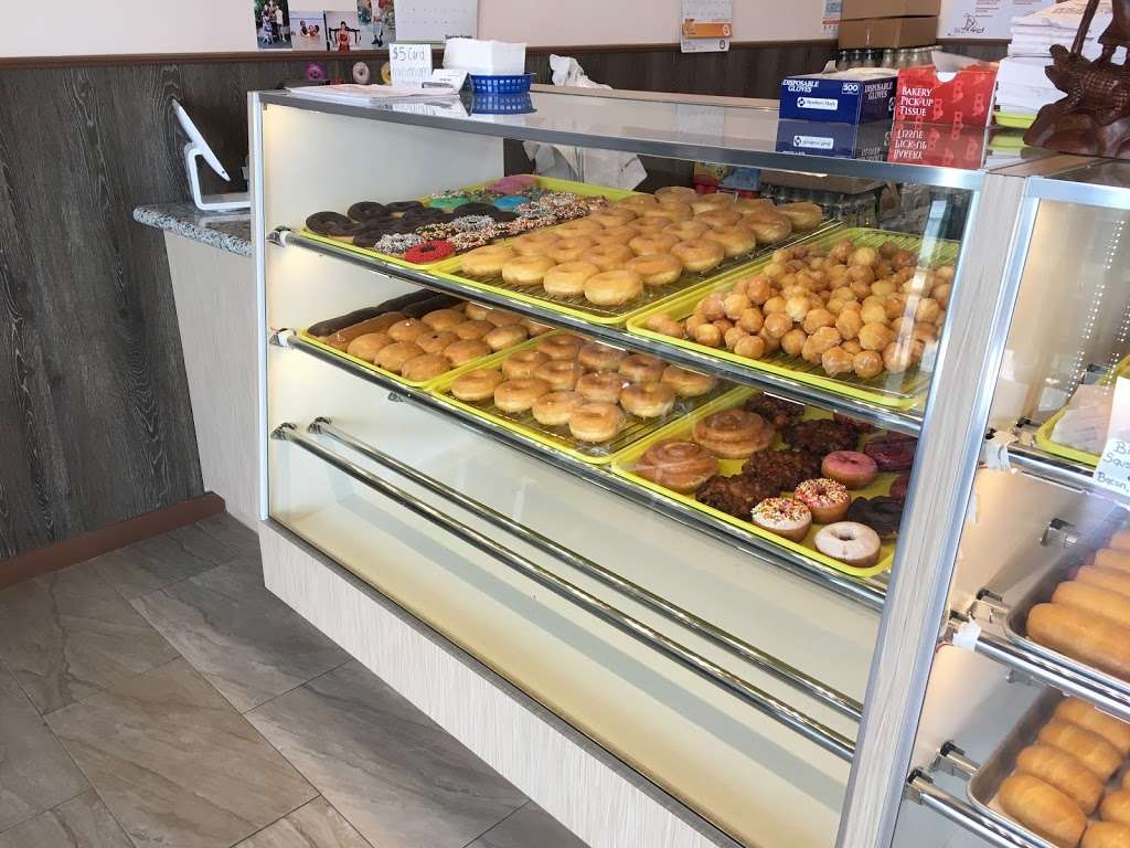 Lake Donuts | 11550 East Sam Houston Pkwy N, Houston, TX 77044 | Phone: (832) 672-7264