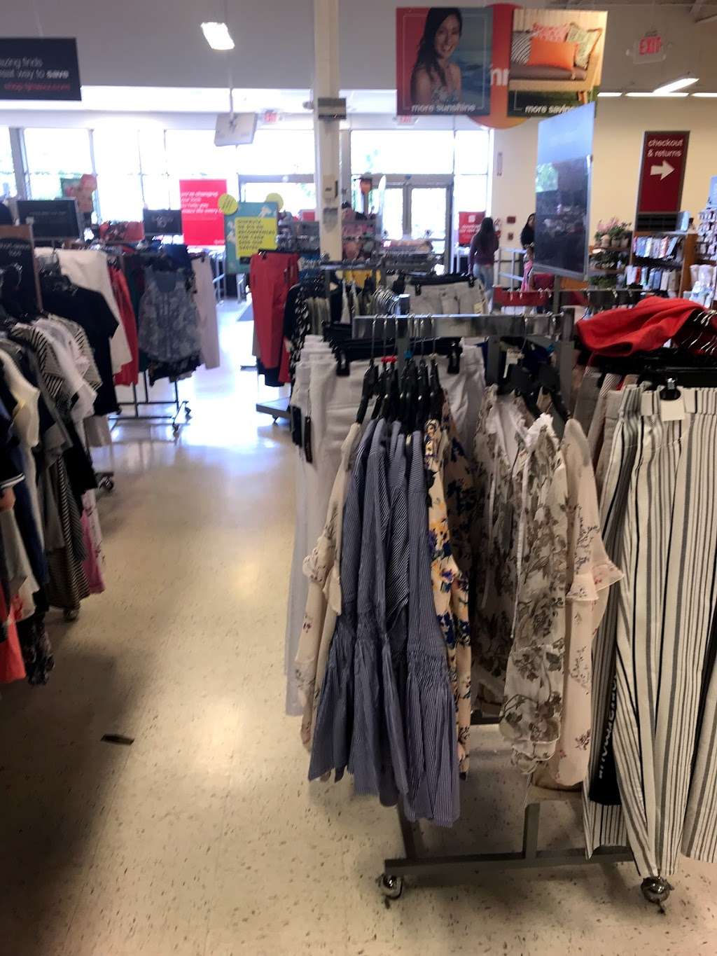 TJMAXX - 22 Photos & 29 Reviews - 17144 Slover Ave, Fontana