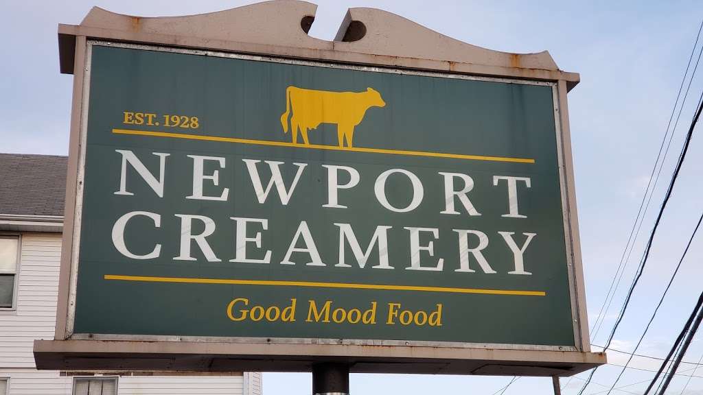 Newport Creamery | 673 Smith St, Providence, RI 02908, USA | Phone: (401) 351-4677