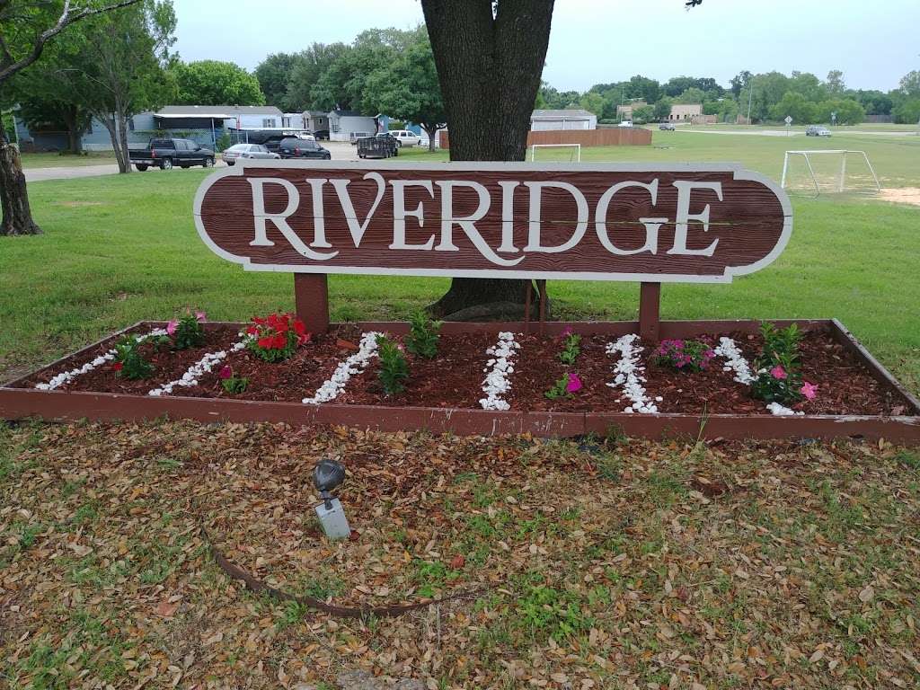 Riveridge Mobile Home Park | 1257 Candlewood Pl, Grand Prairie, TX 75050, USA | Phone: (972) 642-8678