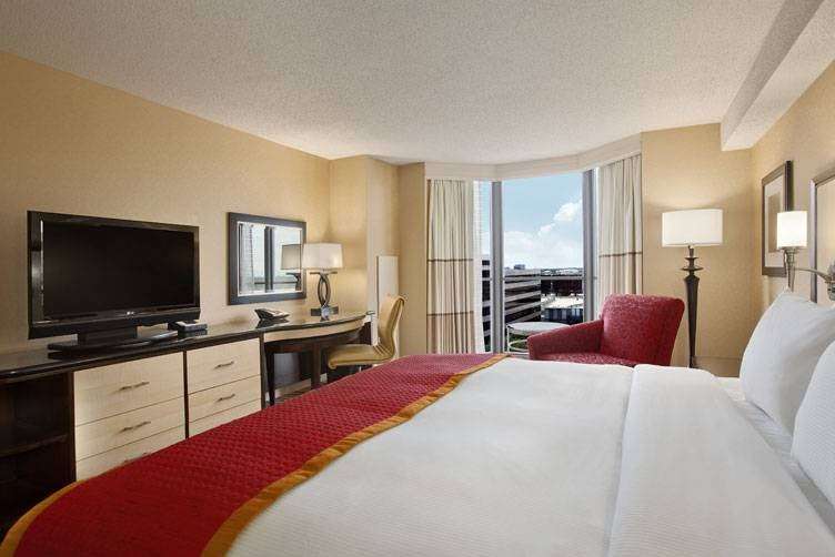 Hilton Rosemont/Chicago OHare | 5550 N River Rd, Rosemont, IL 60018, USA | Phone: (847) 678-4488