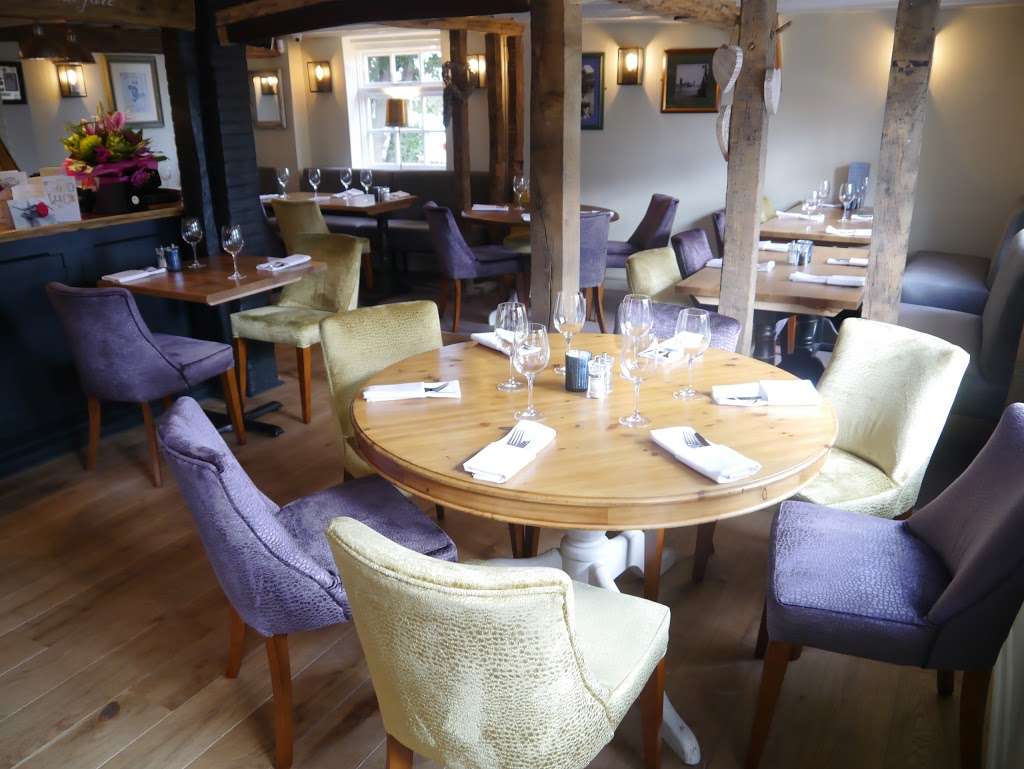 The Rose | Chelmsford Road, Brentwood CM15 8RN, UK | Phone: 01277 218809