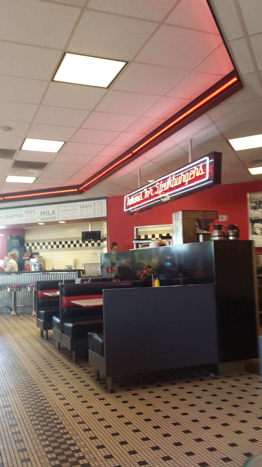 Steak n Shake | 520 N Town Center Dr, Mooresville, IN 46158, USA | Phone: (317) 831-1600