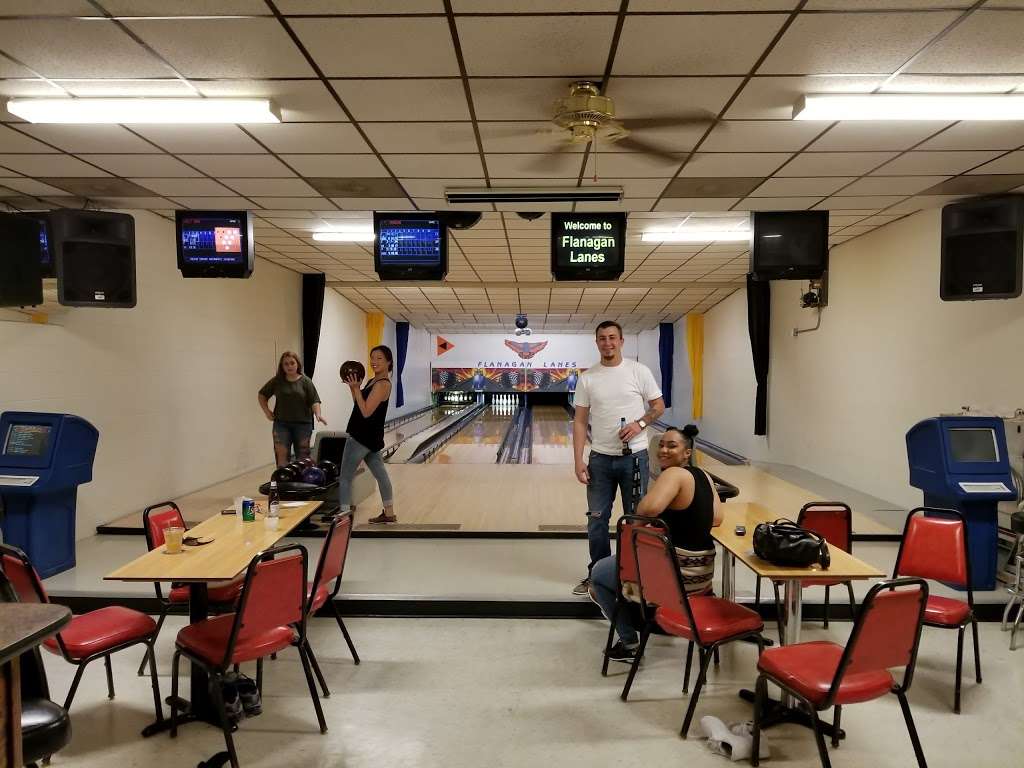 Flanagan Lanes | 127 S Main St, Flanagan, IL 61740, USA | Phone: (815) 796-3252