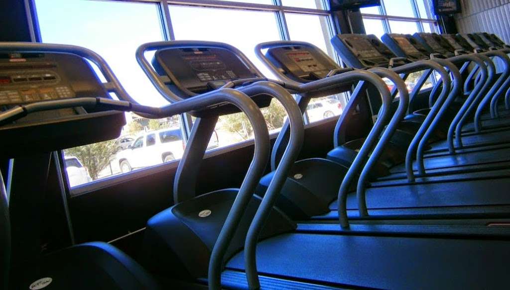 Apple Valley Express Fitness | 15850 Apple Valley Rd, Apple Valley, CA 92307 | Phone: (760) 242-6400