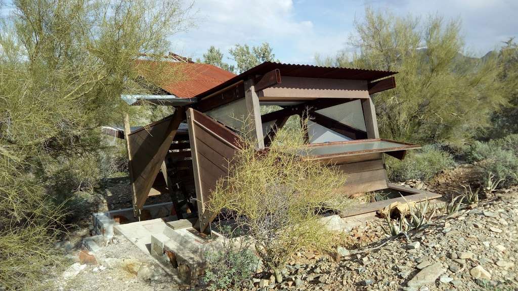 The Grasshopper Desert Shelter | 12345 Taliesin Dr, Scottsdale, AZ 85259, USA