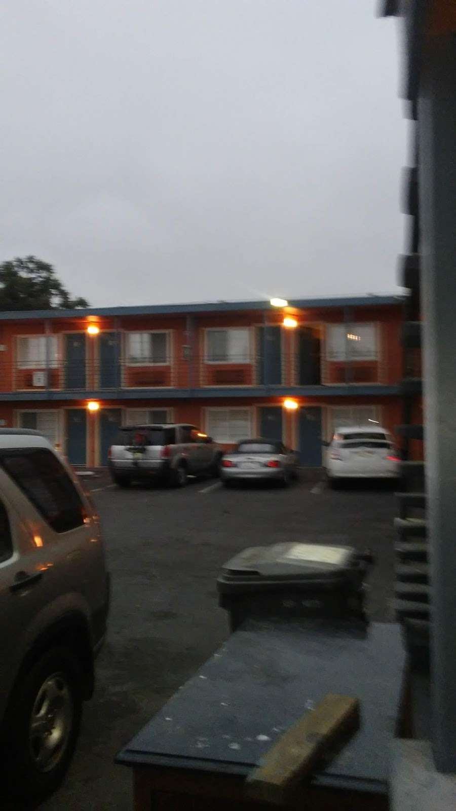 Capri Motel | 722 W MacArthur Blvd, Oakland, CA 94609, USA | Phone: (510) 658-0465